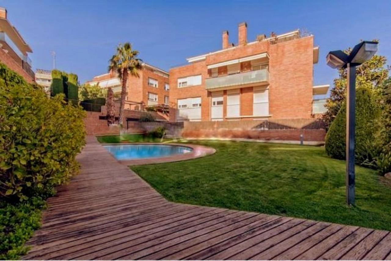 Apartamento Bonito duplex con piscina en Barcelona&playa Tiana Exterior foto