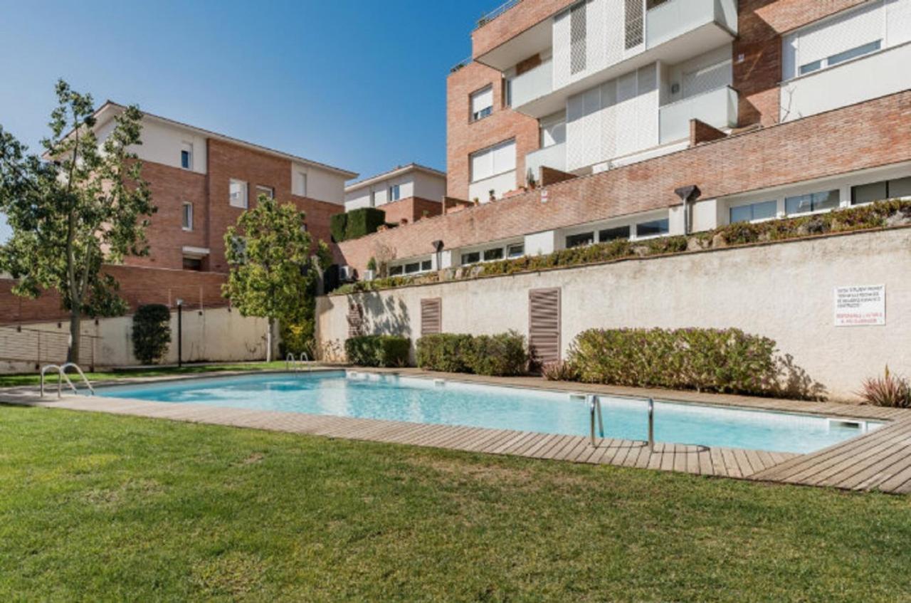 Apartamento Bonito duplex con piscina en Barcelona&playa Tiana Exterior foto