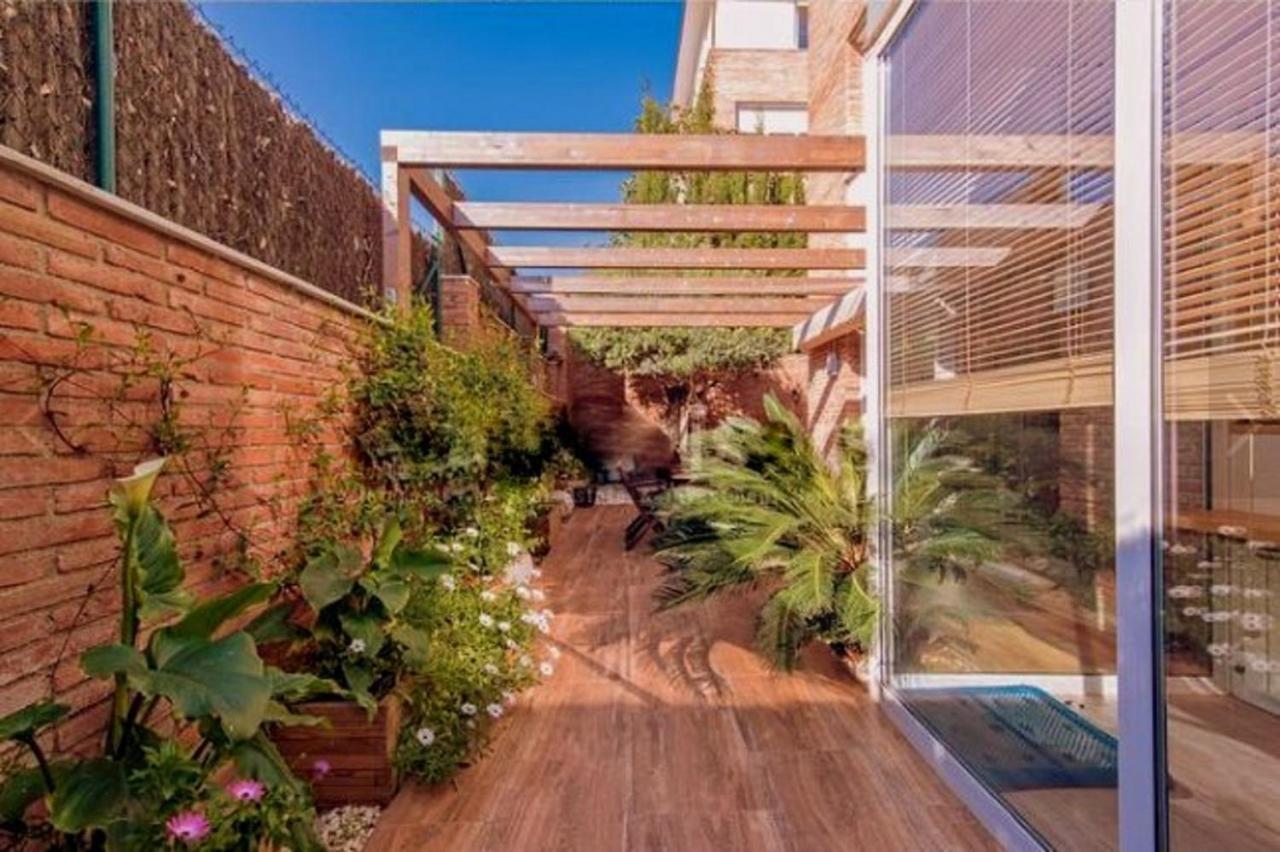 Apartamento Bonito duplex con piscina en Barcelona&playa Tiana Exterior foto